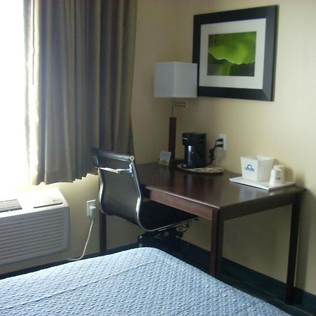 Days Inn & Suites By Wyndham Ozone Park/Jfk Airport New York Dış mekan fotoğraf