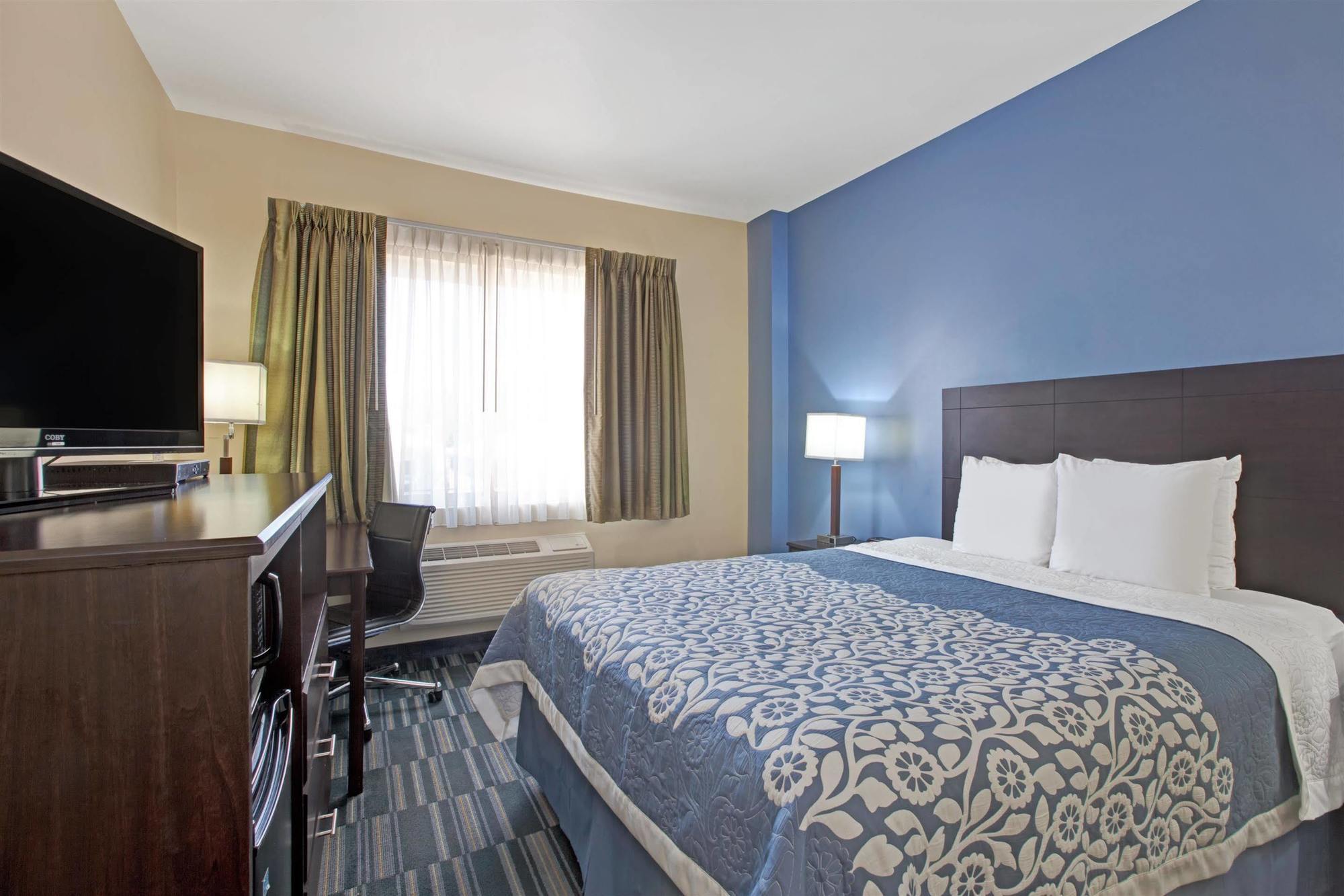 Days Inn & Suites By Wyndham Ozone Park/Jfk Airport New York Dış mekan fotoğraf