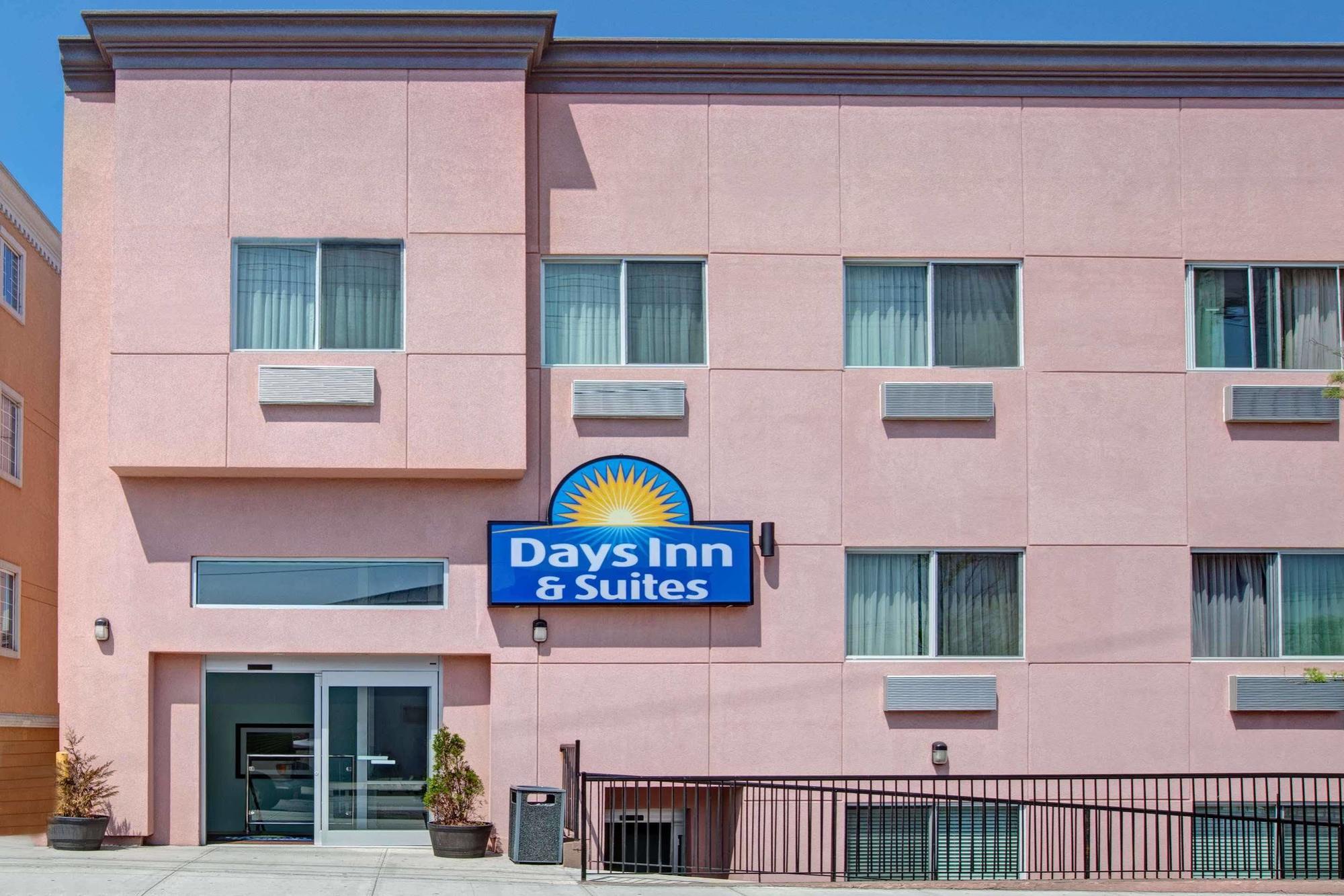 Days Inn & Suites By Wyndham Ozone Park/Jfk Airport New York Dış mekan fotoğraf