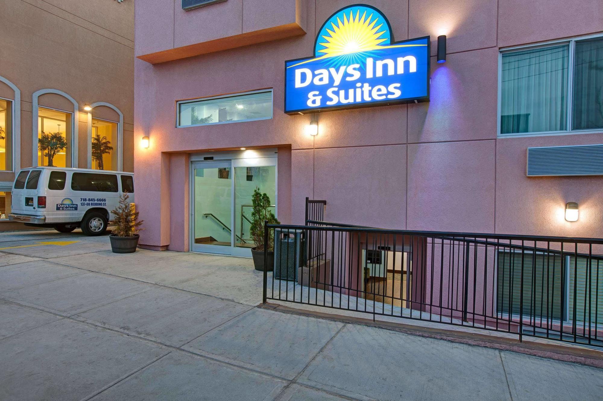Days Inn & Suites By Wyndham Ozone Park/Jfk Airport New York Dış mekan fotoğraf
